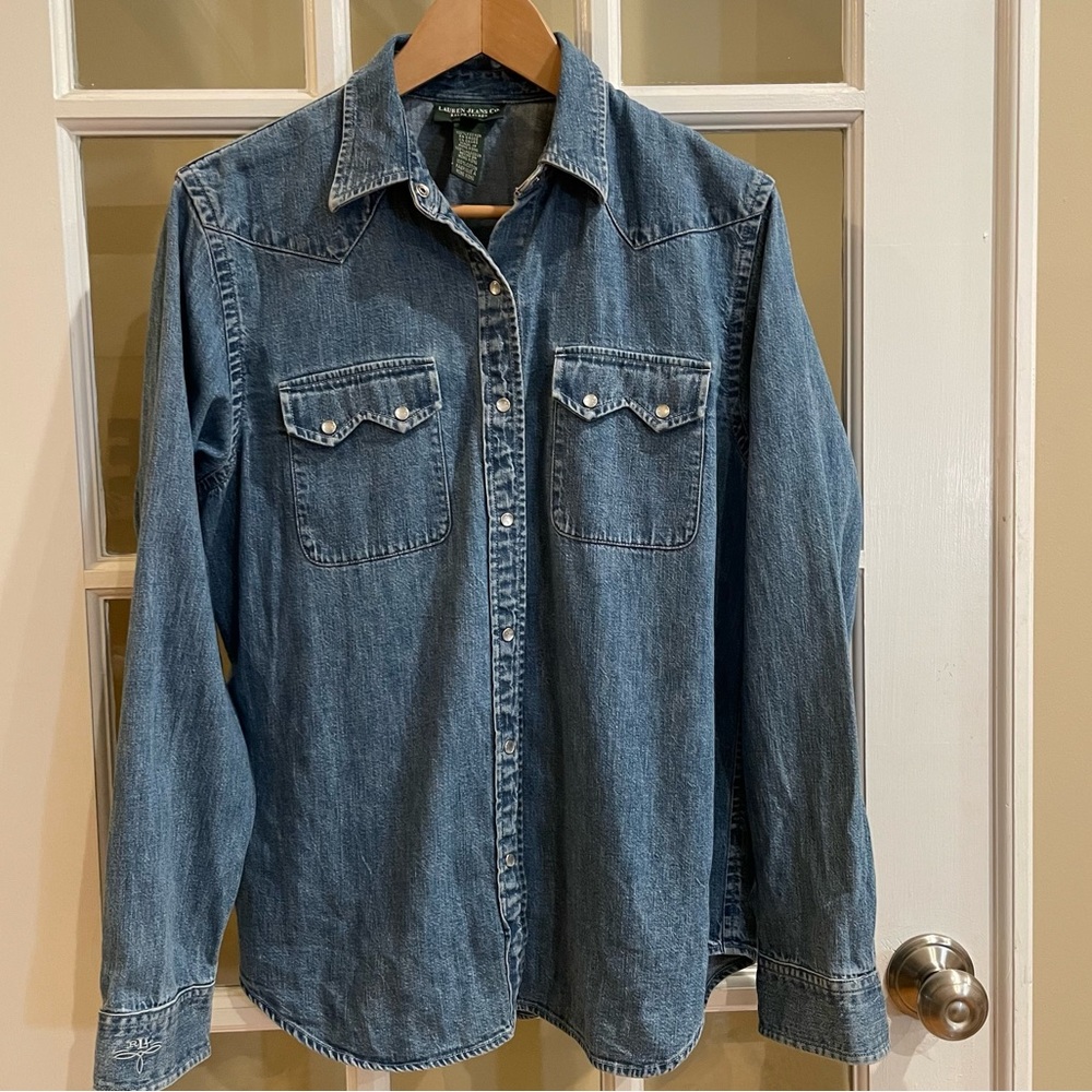 LAUREN JEANS CO RALPH Women’s Size MED Shirt Western Style Pearl Snap Denim Jean